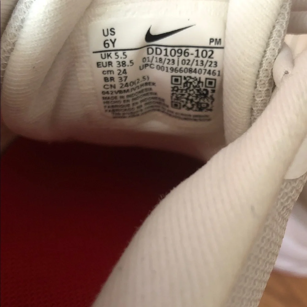 NIKE RUNNING White Sneakers with Red Swoosh
